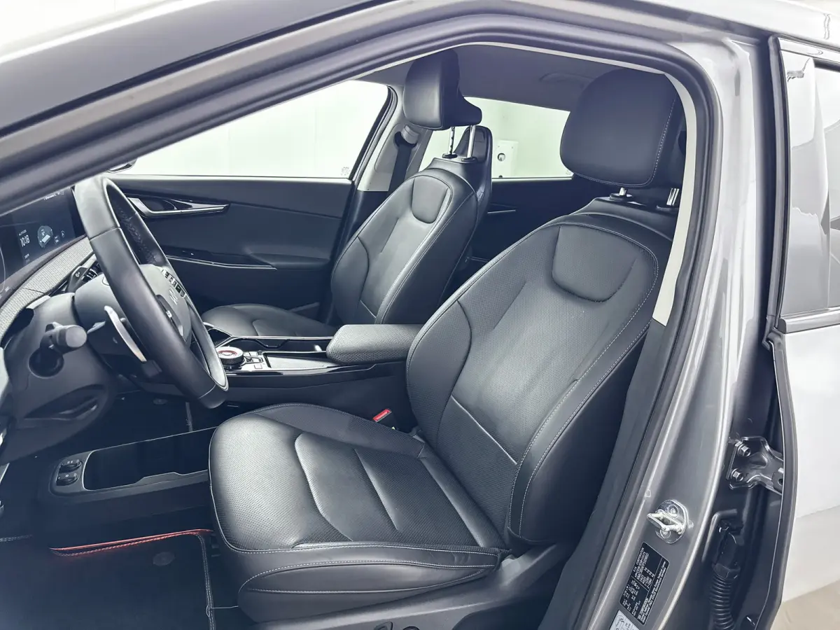 Plus 77.4 kWh | 19" Allseason | Trekhaak | Geventileerd Leder | Meridian Audio | Adaptieve Cruise | BLIS | Parkeercamera | Warmtepomp