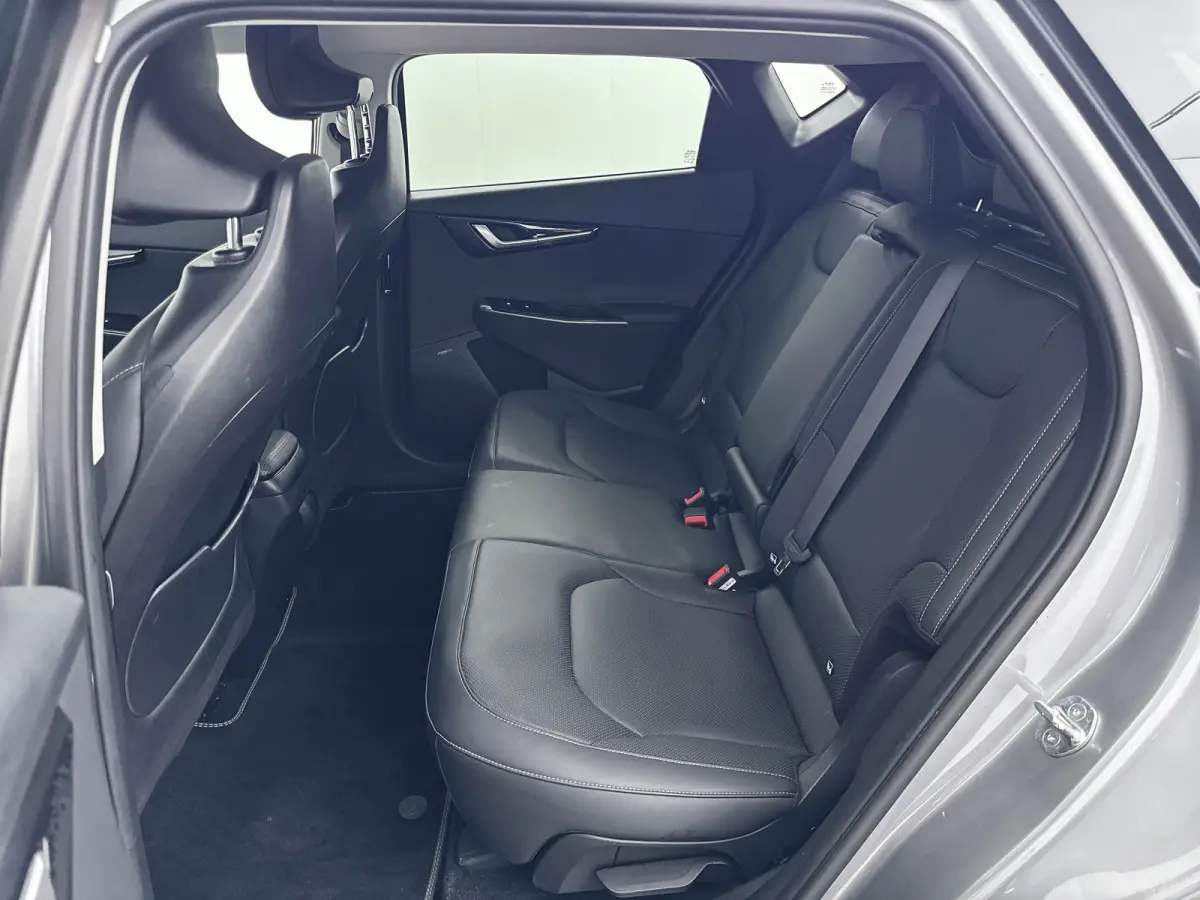 Plus 77.4 kWh | 19" Allseason | Trekhaak | Geventileerd Leder | Meridian Audio | Adaptieve Cruise | BLIS | Parkeercamera | Warmtepomp