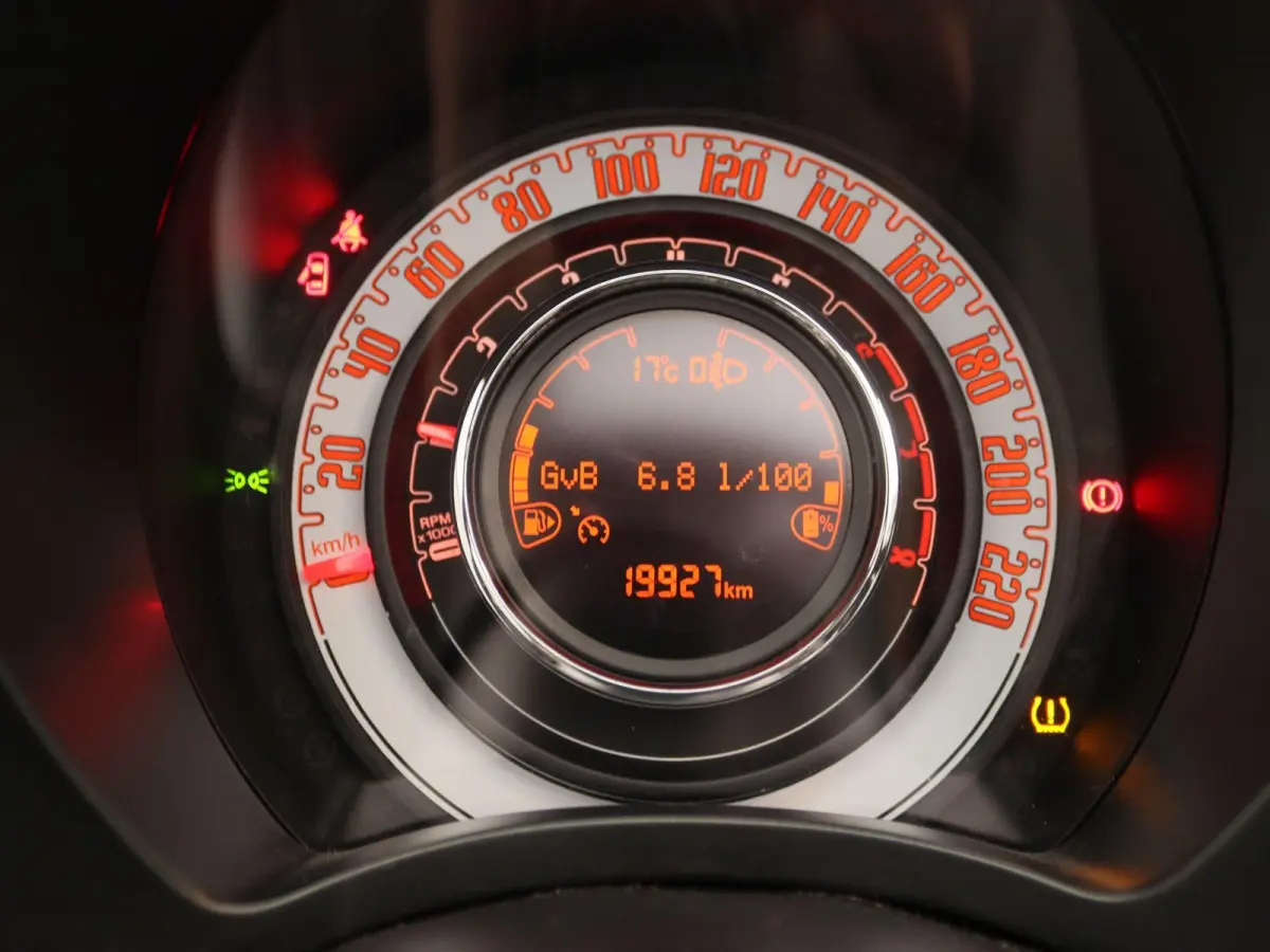 1.0 Hybrid Dolcevita | Apple Carplay/Android Auto | Airconditioning | Lichtmetalen Velgen |