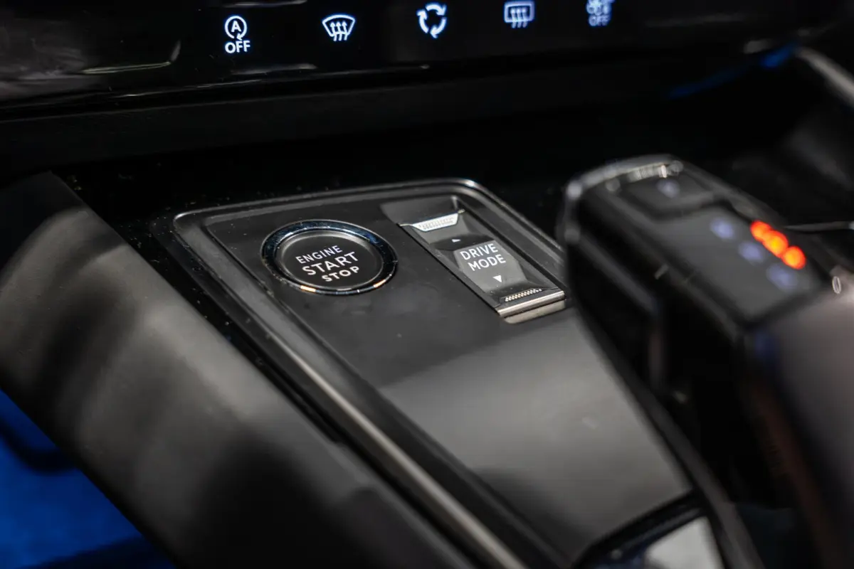 1.6 PureTech Blue Lease Allure