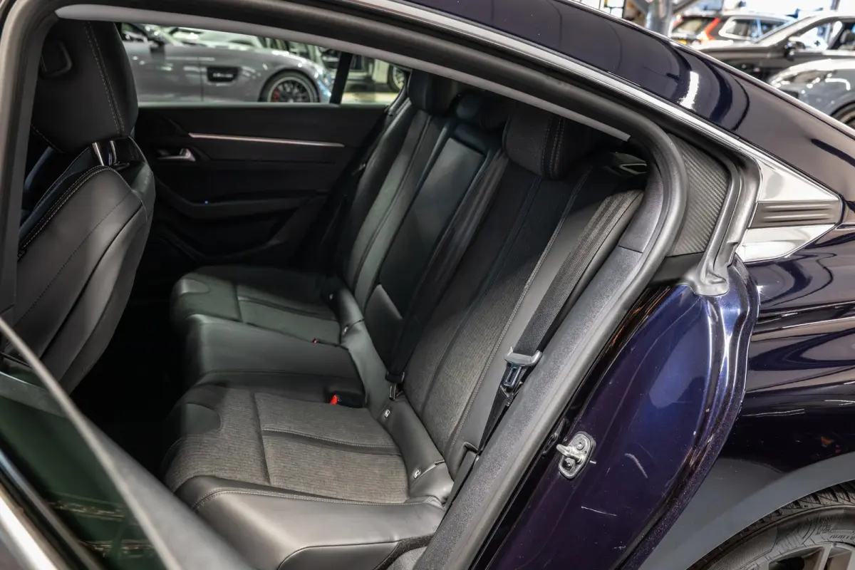 1.6 PureTech Blue Lease Allure
