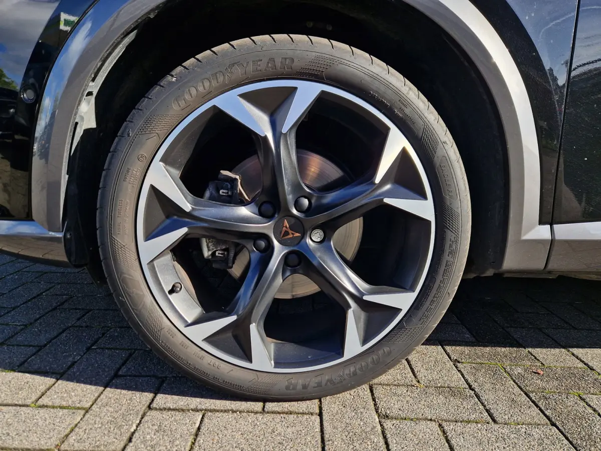 1.4 e-Hybrid VZ Performance 245PK