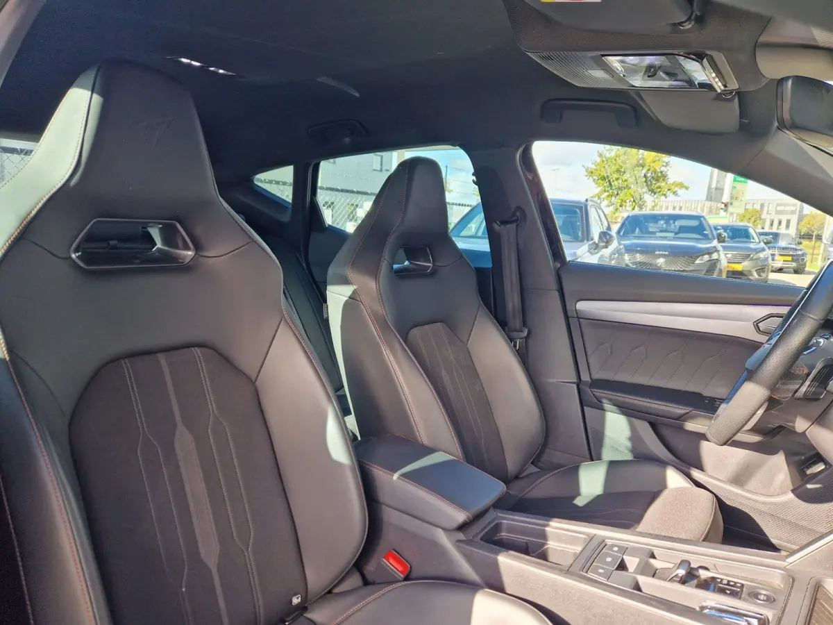 1.4 e-Hybrid VZ Performance 245PK
