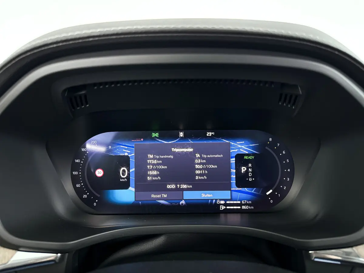 T6 Plug-in hybrid AWD Ultra Dark | Panoramadak | 360° camera | Head-up display | Luchtvering | Harman Kardon | Stoel- en stuurverwarming | Trekhaak