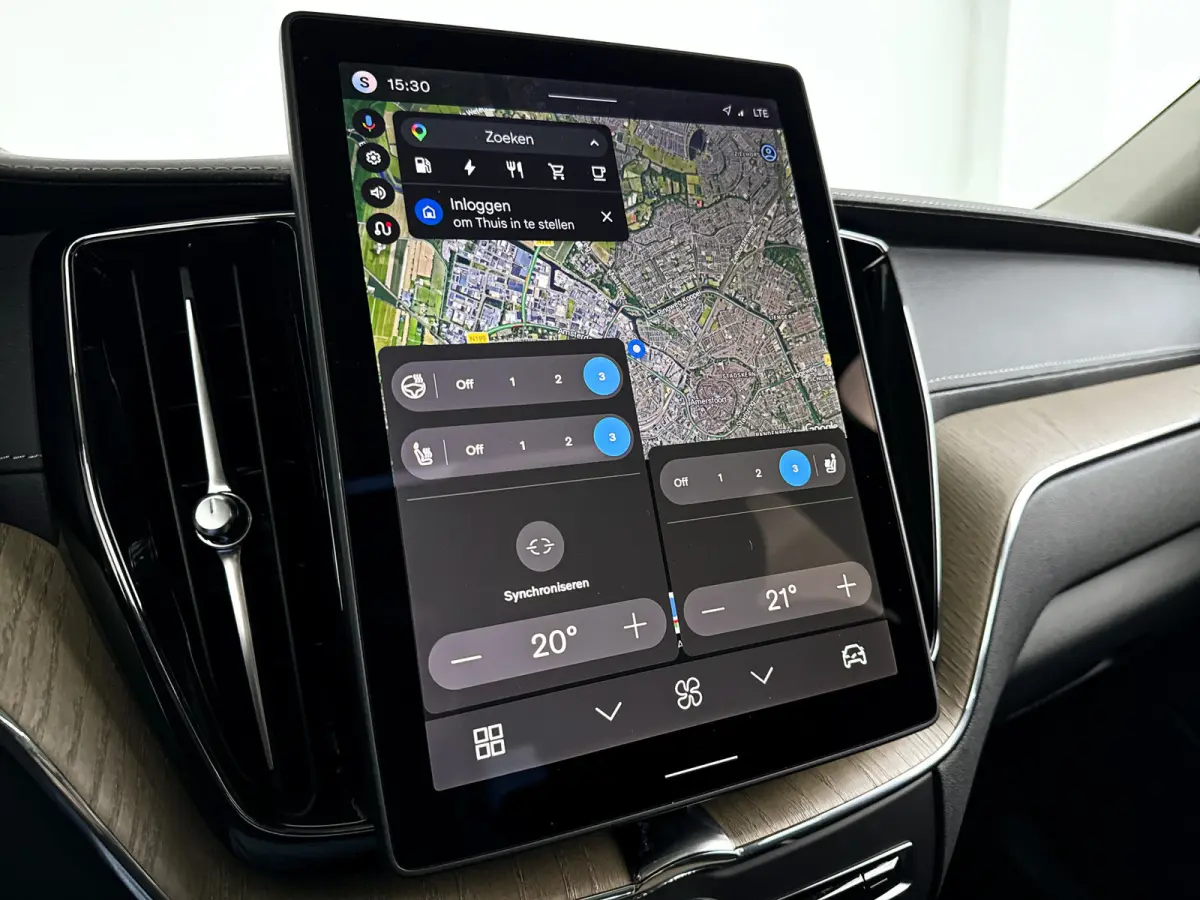 T6 Plug-in hybrid AWD Ultra Dark | Panoramadak | 360° camera | Head-up display | Luchtvering | Harman Kardon | Stoel- en stuurverwarming | Trekhaak