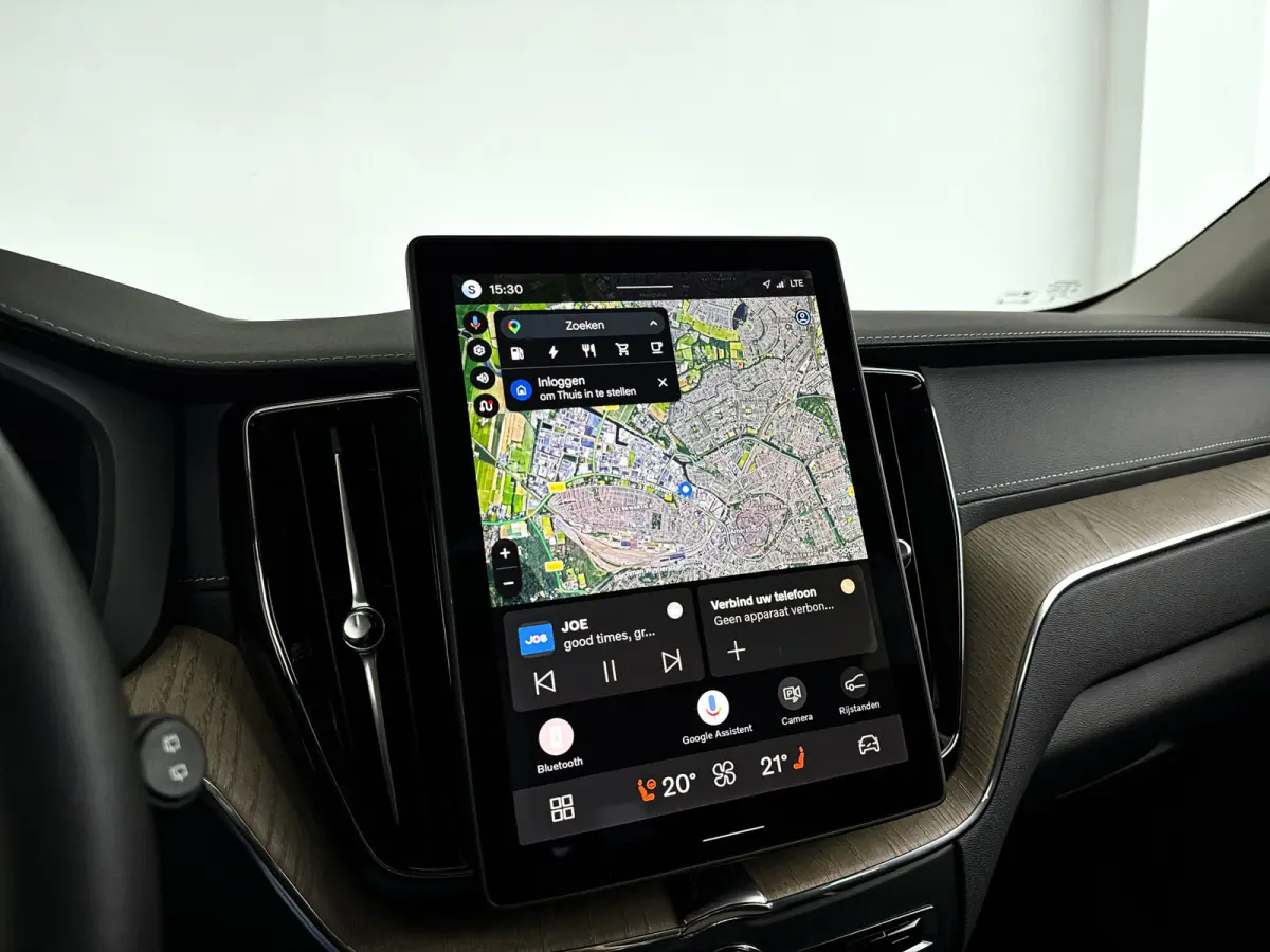 T6 Plug-in hybrid AWD Ultra Dark | Panoramadak | 360° camera | Head-up display | Luchtvering | Harman Kardon | Stoel- en stuurverwarming | Trekhaak