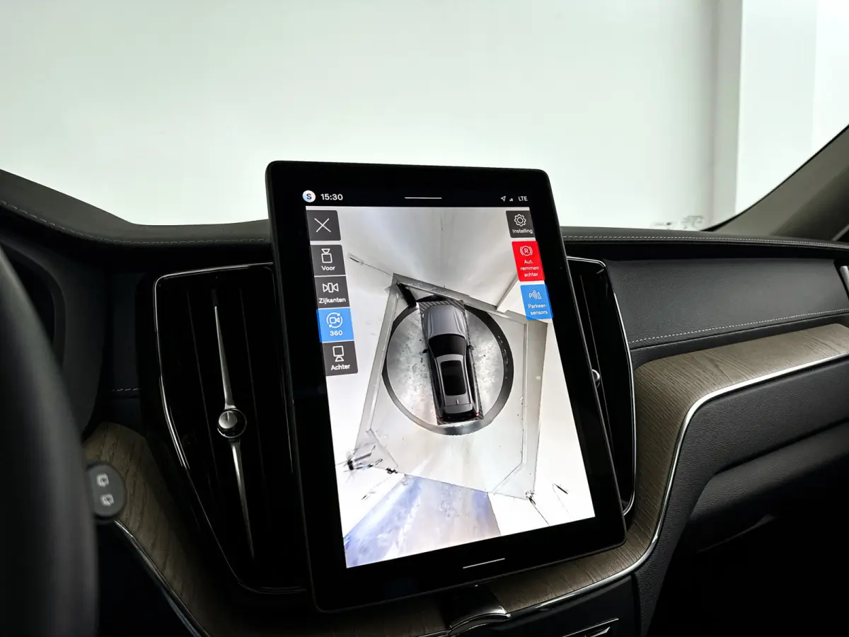 T6 Plug-in hybrid AWD Ultra Dark | Panoramadak | 360° camera | Head-up display | Luchtvering | Harman Kardon | Stoel- en stuurverwarming | Trekhaak