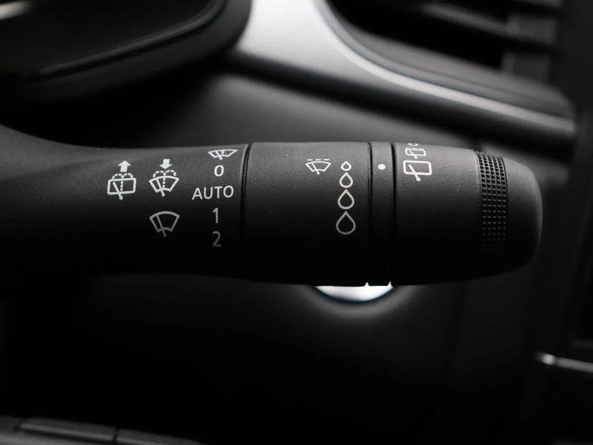 TCe 90 Techno | Navigatie | Achteruitrijcamera | Parkeersensoren voor en achter | Climate control |