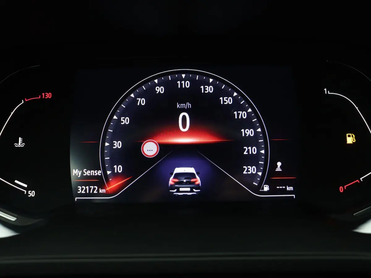 TCe 90 Techno | Navigatie | Achteruitrijcamera | Parkeersensoren voor en achter | Climate control |