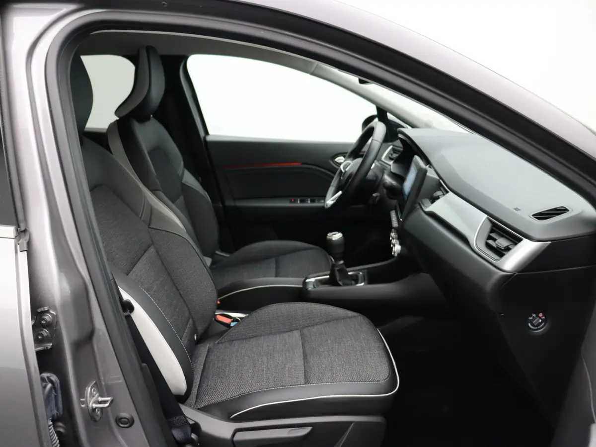 TCe 90 Techno | Navigatie | Achteruitrijcamera | Parkeersensoren voor en achter | Climate control |