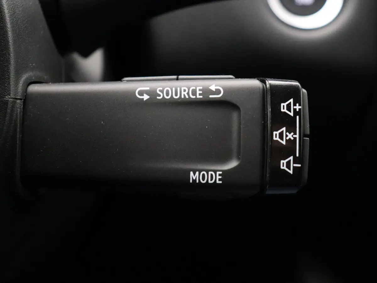 TCe 90 Techno | Navigatie | Achteruitrijcamera | Parkeersensoren voor en achter | Climate control |
