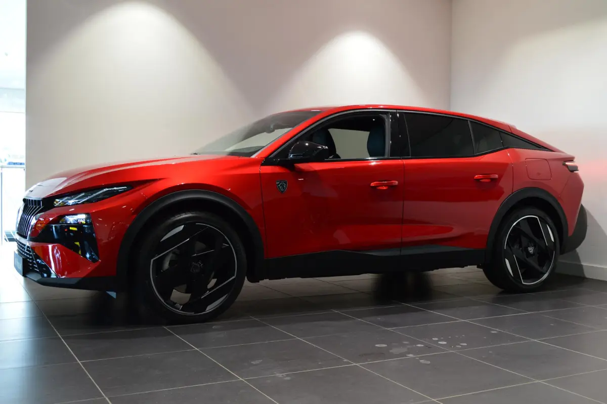 1.6 Plug-In Hybrid 240 GT Exclusive - RIJDEN DIRECT UIT VOORRAAD - LEDER - FULL OPTIONS!