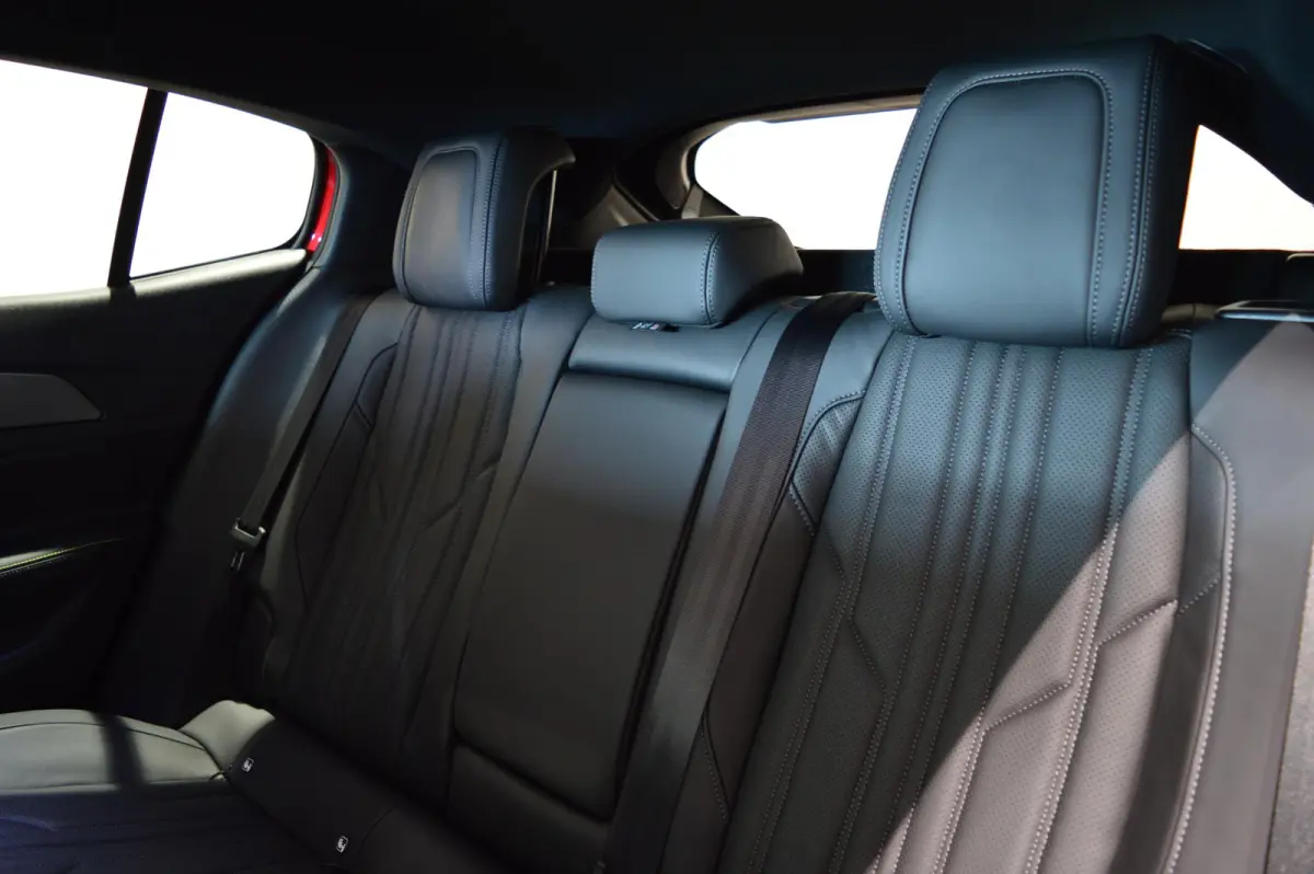 1.6 Plug-In Hybrid 240 GT Exclusive - RIJDEN DIRECT UIT VOORRAAD - LEDER - FULL OPTIONS!