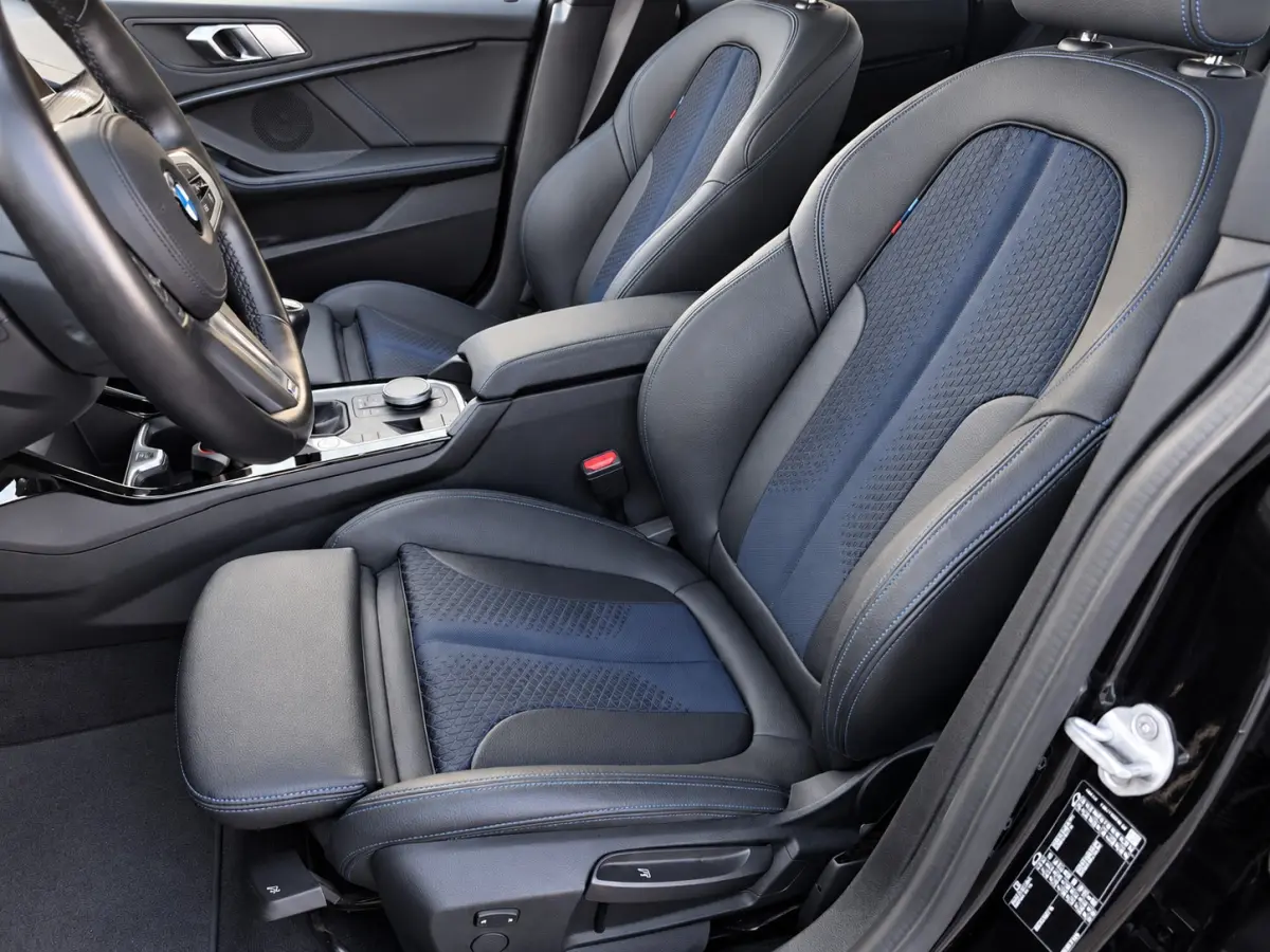 218i High Executive, M SPORT PAKKET | Apple Carplay/Android | Cruise control | Led | Climate contr. | Live Cockpit Plus