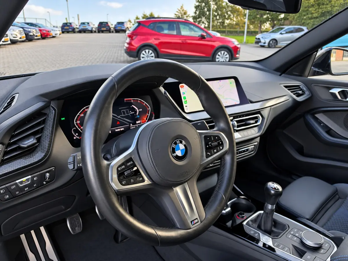 218i High Executive, M SPORT PAKKET | Apple Carplay/Android | Cruise control | Led | Climate contr. | Live Cockpit Plus