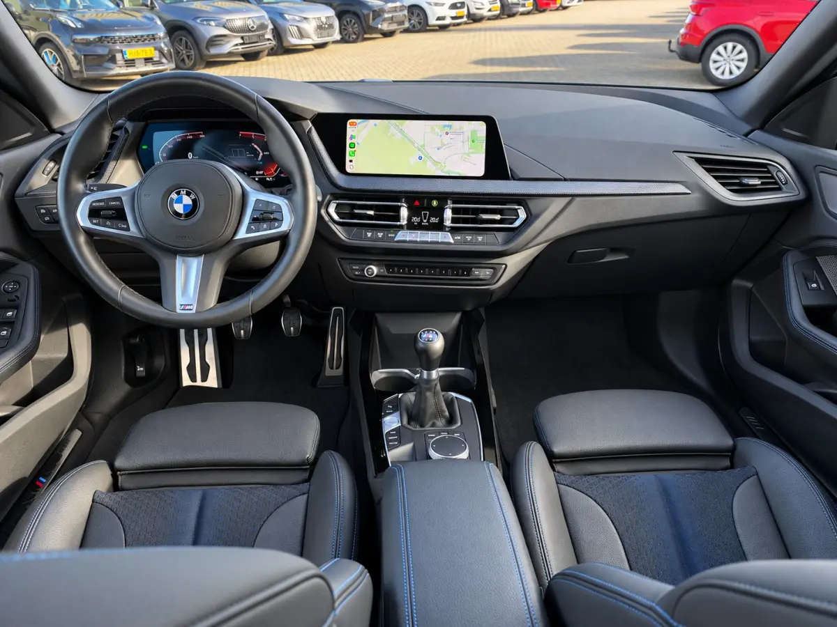 218i High Executive, M SPORT PAKKET | Apple Carplay/Android | Cruise control | Led | Climate contr. | Live Cockpit Plus