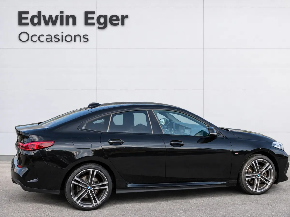 218i High Executive, M SPORT PAKKET | Apple Carplay/Android | Cruise control | Led | Climate contr. | Live Cockpit Plus