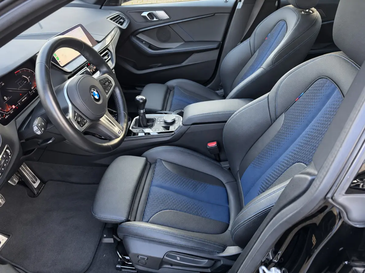 218i High Executive, M SPORT PAKKET | Apple Carplay/Android | Cruise control | Led | Climate contr. | Live Cockpit Plus
