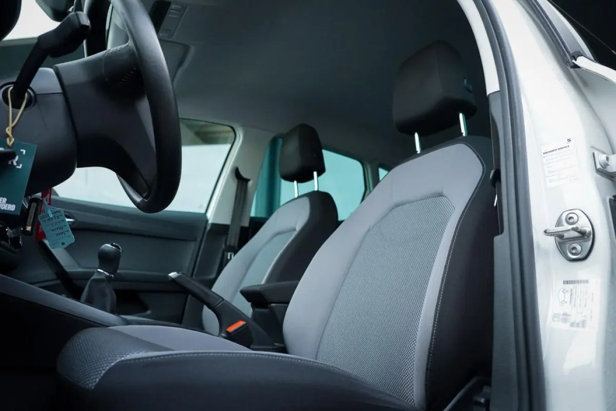1.0 TSI Style Launch Edition / Upgrade Comfort / Carplay / NL Auto / Getint Glas / DAB+