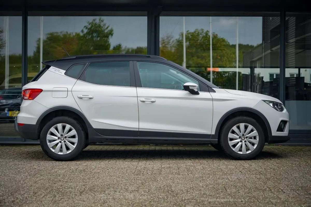1.0 TSI Style Launch Edition / Upgrade Comfort / Carplay / NL Auto / Getint Glas / DAB+