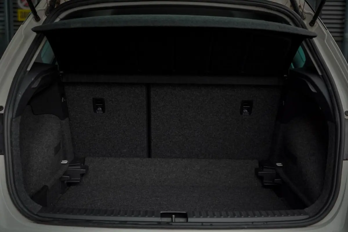 1.0 TSI Style Launch Edition / Upgrade Comfort / Carplay / NL Auto / Getint Glas / DAB+
