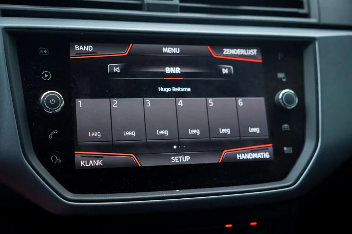 1.0 TSI Style Launch Edition / Upgrade Comfort / Carplay / NL Auto / Getint Glas / DAB+