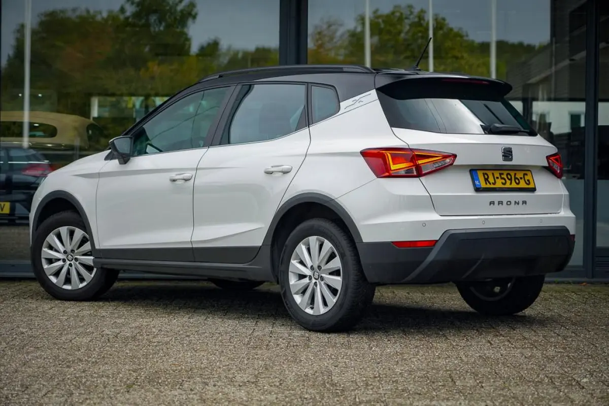 1.0 TSI Style Launch Edition / Upgrade Comfort / Carplay / NL Auto / Getint Glas / DAB+