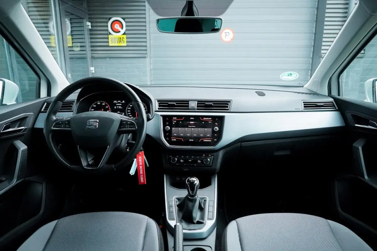 1.0 TSI Style Launch Edition / Upgrade Comfort / Carplay / NL Auto / Getint Glas / DAB+