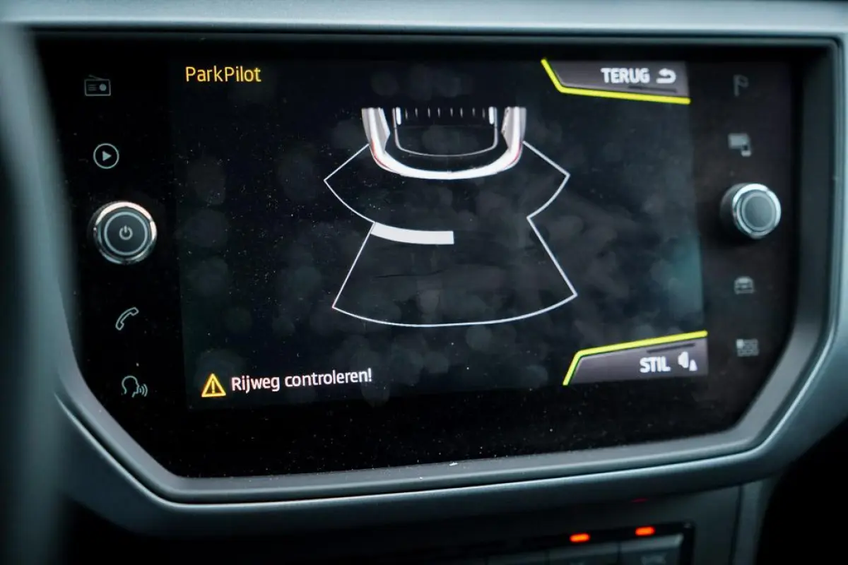 1.0 TSI Style Launch Edition / Upgrade Comfort / Carplay / NL Auto / Getint Glas / DAB+