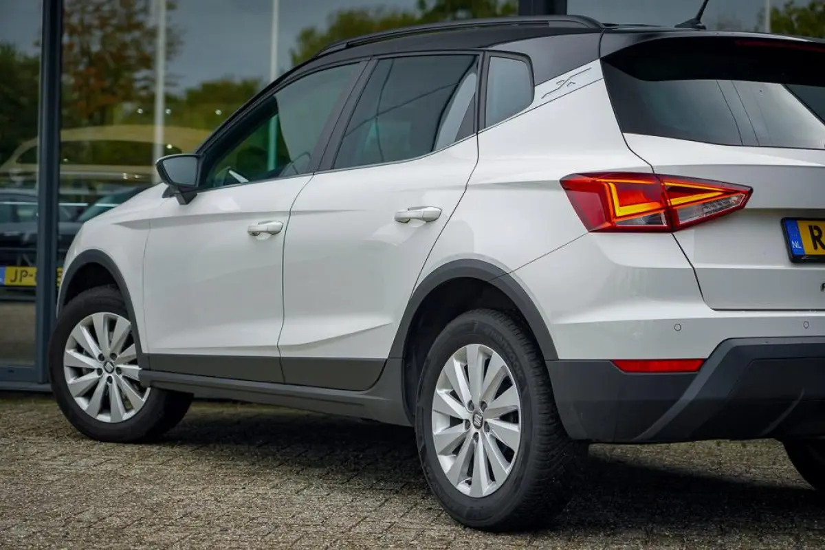 1.0 TSI Style Launch Edition / Upgrade Comfort / Carplay / NL Auto / Getint Glas / DAB+
