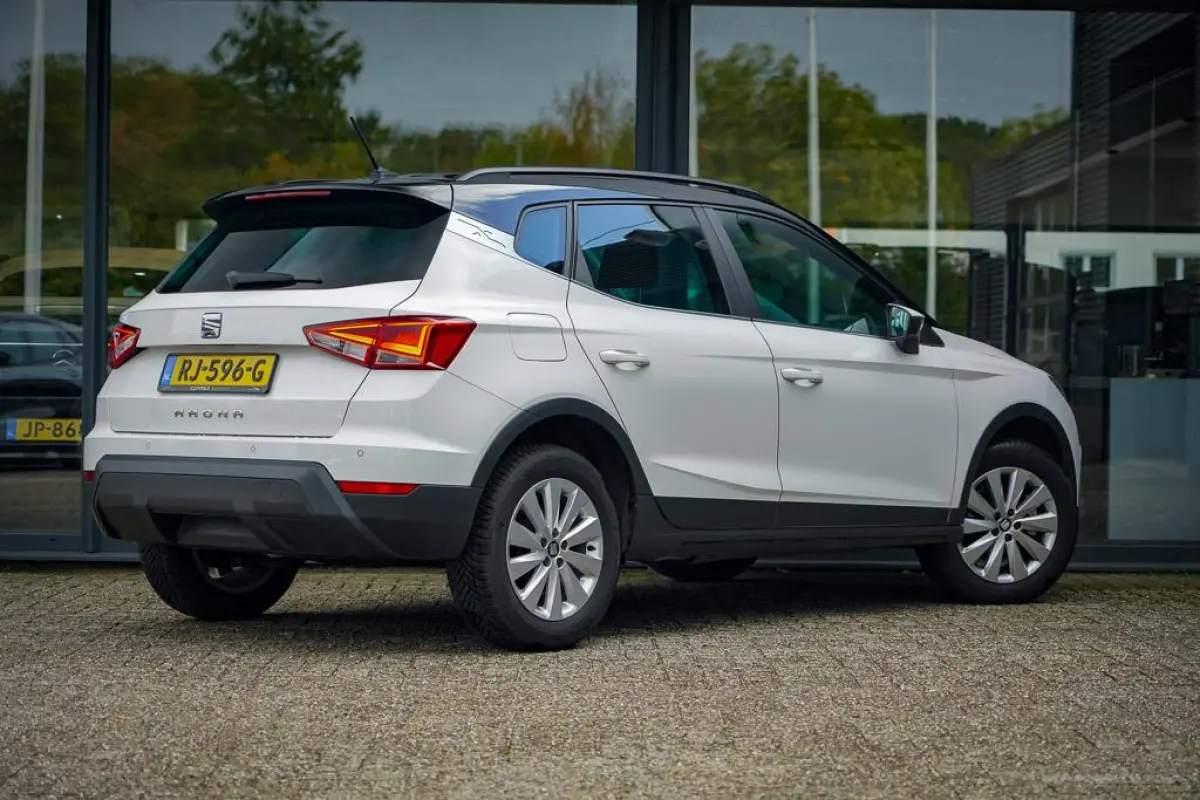 1.0 TSI Style Launch Edition / Upgrade Comfort / Carplay / NL Auto / Getint Glas / DAB+