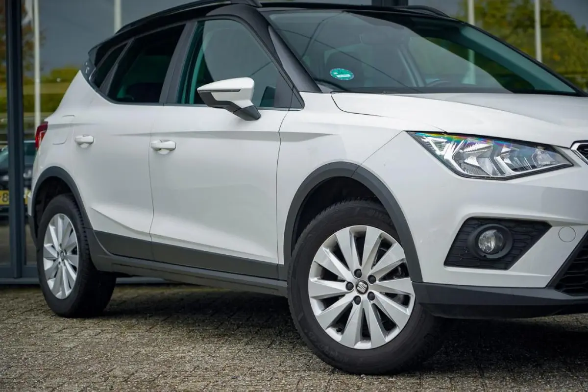 1.0 TSI Style Launch Edition / Upgrade Comfort / Carplay / NL Auto / Getint Glas / DAB+