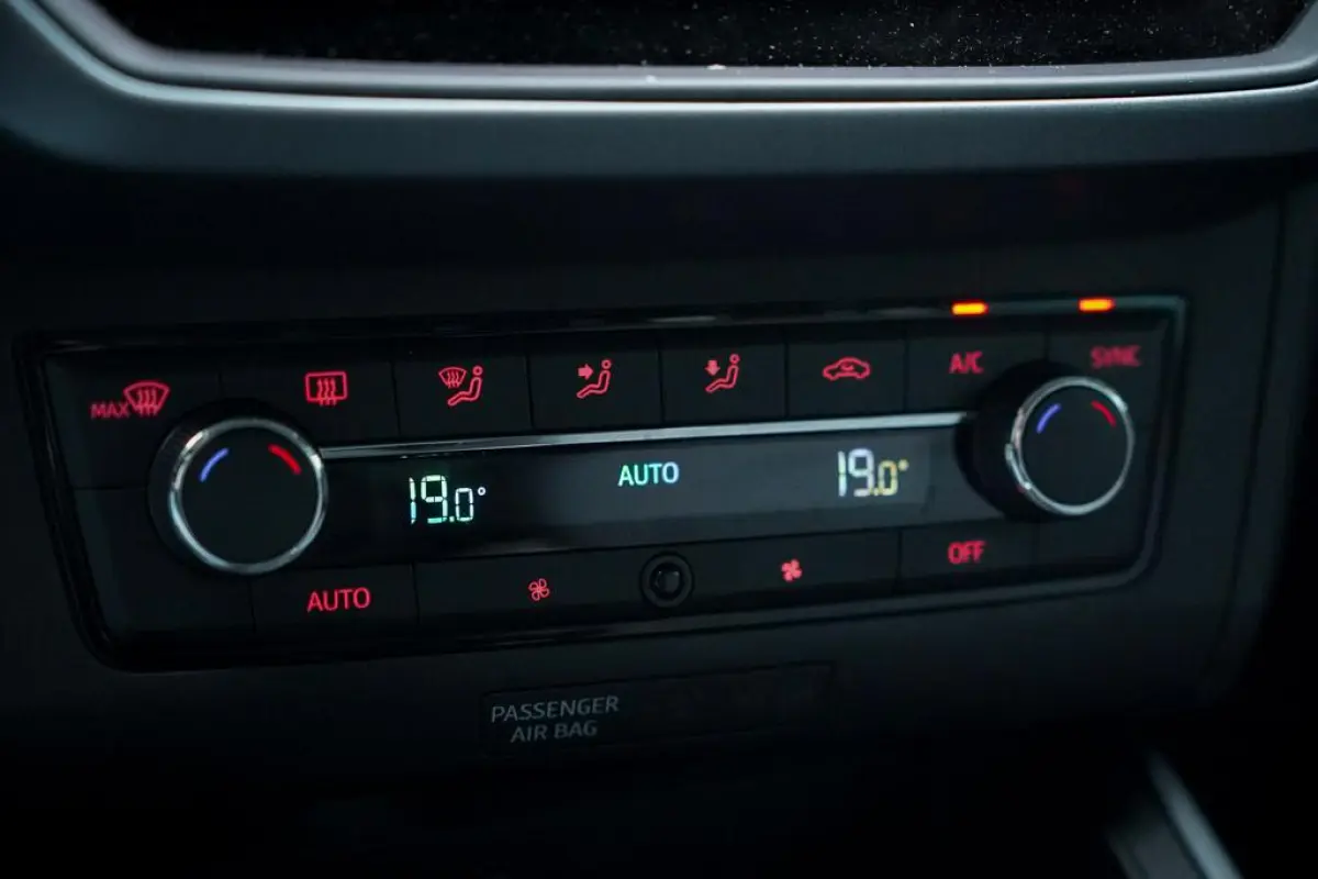 1.0 TSI Style Launch Edition / Upgrade Comfort / Carplay / NL Auto / Getint Glas / DAB+