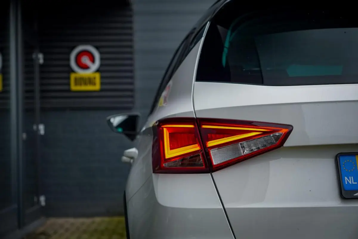 1.0 TSI Style Launch Edition / Upgrade Comfort / Carplay / NL Auto / Getint Glas / DAB+