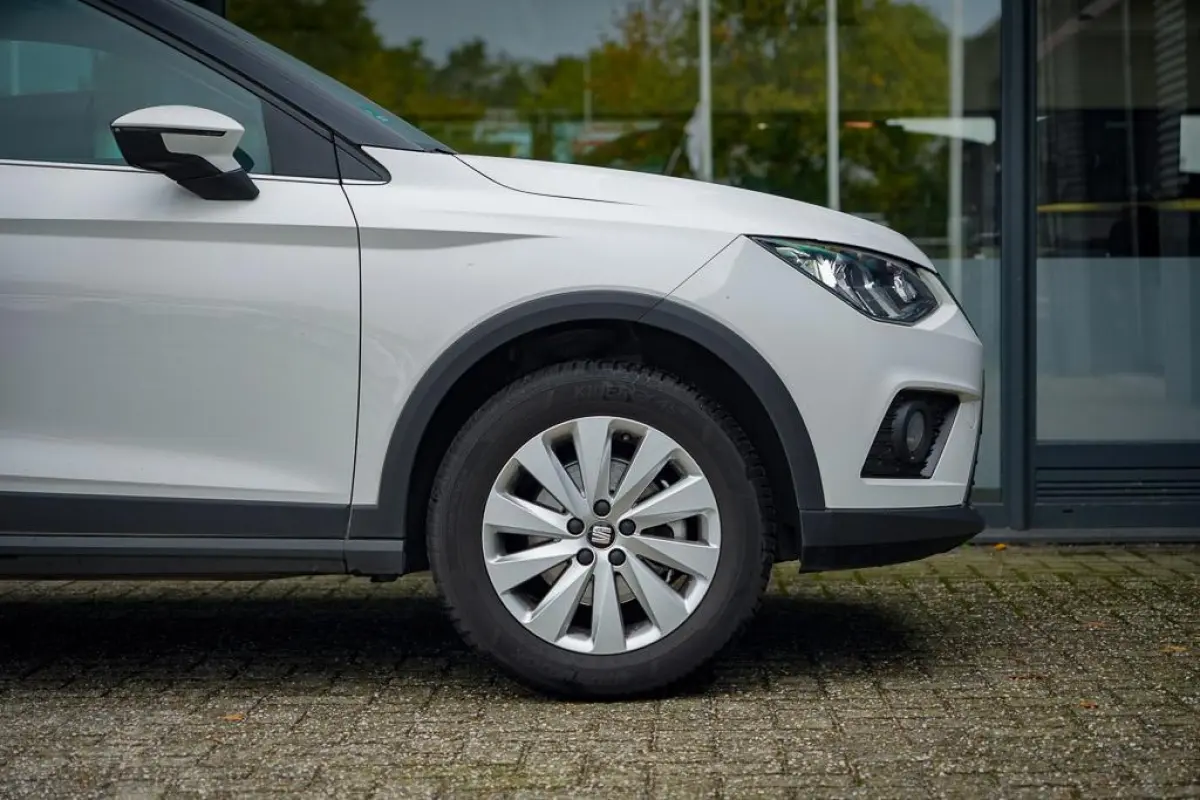 1.0 TSI Style Launch Edition / Upgrade Comfort / Carplay / NL Auto / Getint Glas / DAB+