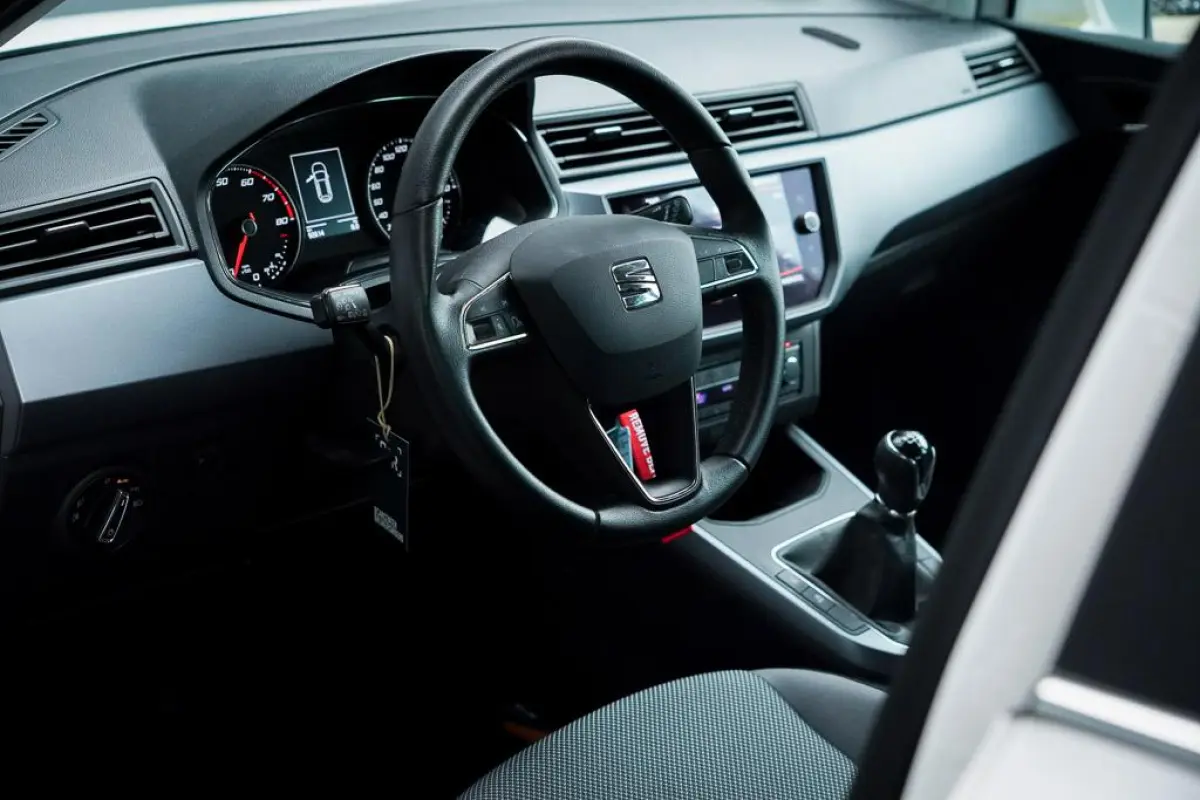 1.0 TSI Style Launch Edition / Upgrade Comfort / Carplay / NL Auto / Getint Glas / DAB+