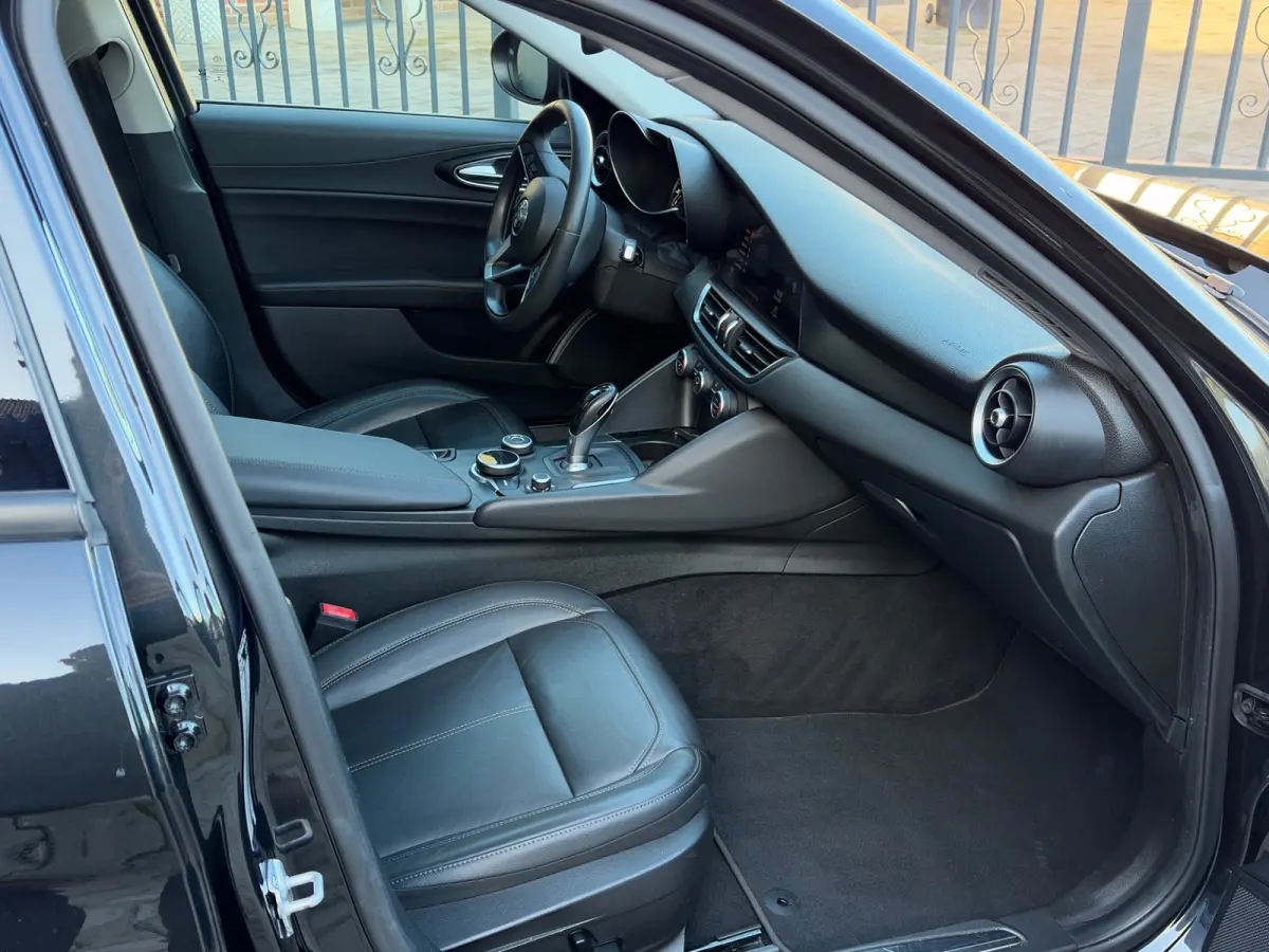 2.0T Super | Leder | Pano | Camera | Stoel en stuurverwarming | Volledig onderhouden