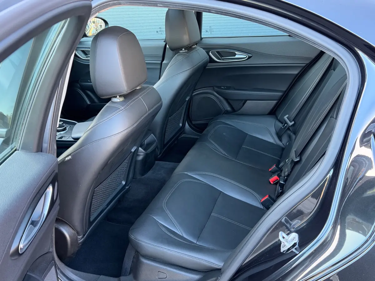 2.0T Super | Leder | Pano | Camera | Stoel en stuurverwarming | Volledig onderhouden
