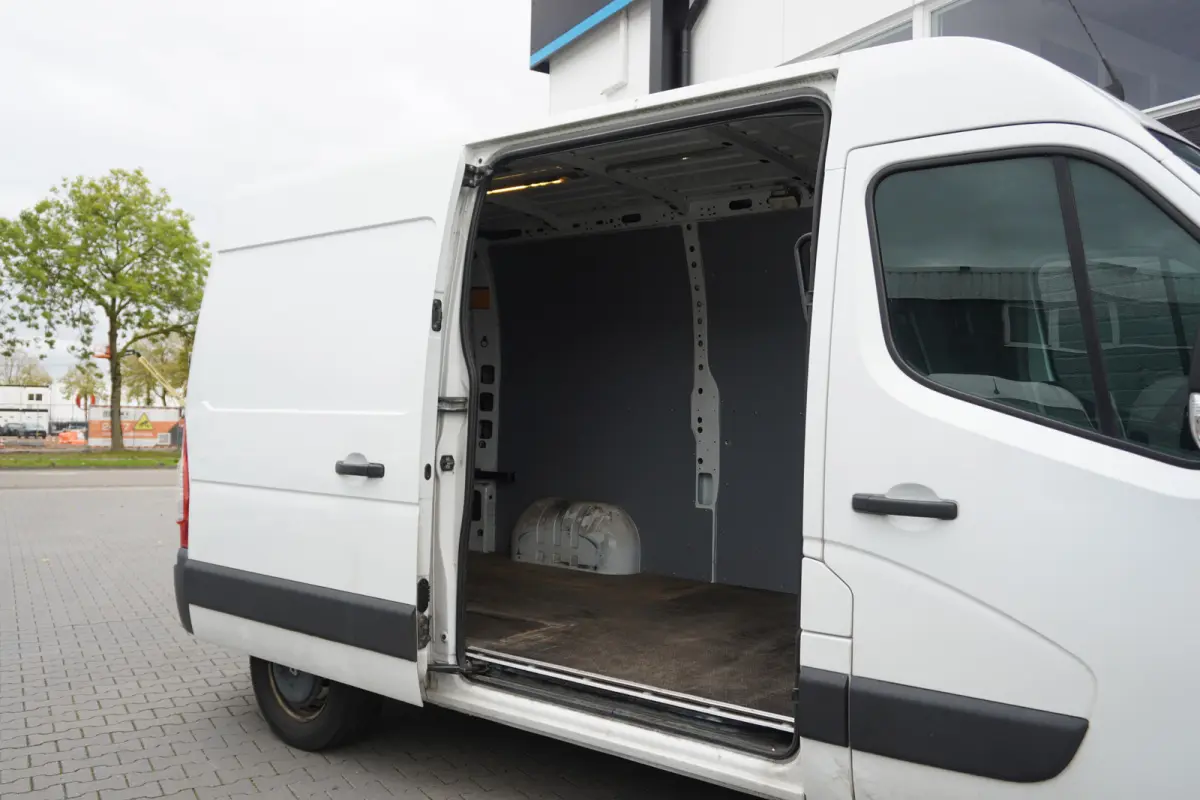 2.3 dCi 135PK L2H2 EURO 6 - Airco - Navi - Cruise - €15.950,- Excl.