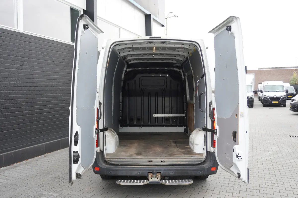 2.3 dCi 135PK L2H2 EURO 6 - Airco - Navi - Cruise - €15.950,- Excl.