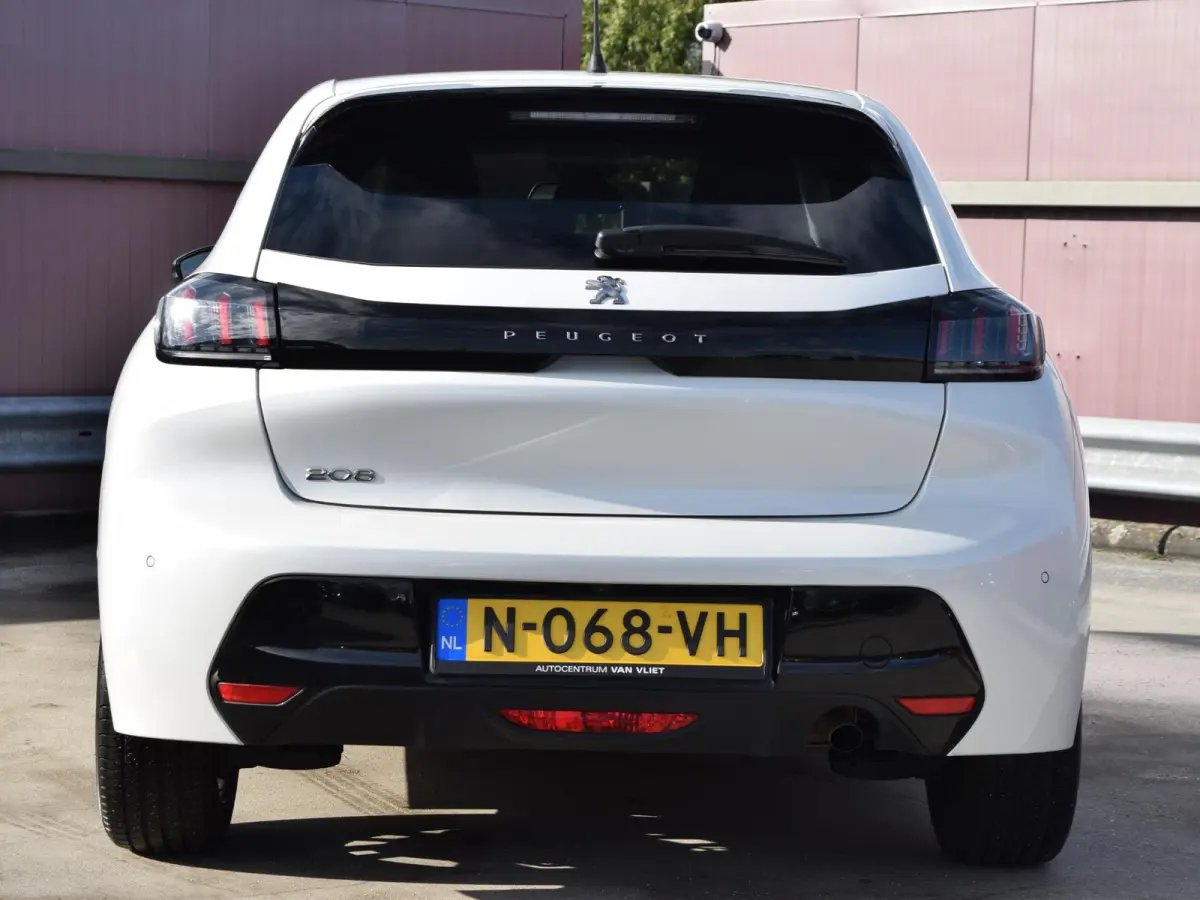 1.2 PureTech Allure Pack Apple Carplay/Android Auto l Navigatie l Camera