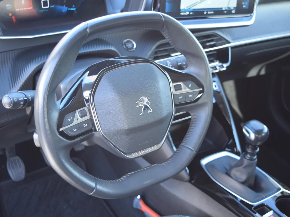 1.2 PureTech Allure Pack Apple Carplay/Android Auto l Navigatie l Camera