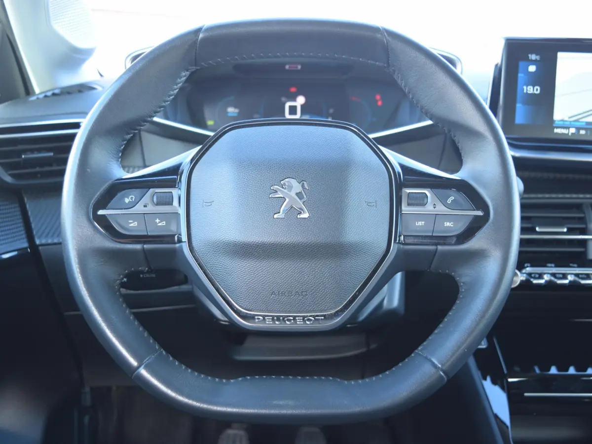 1.2 PureTech Allure Pack Apple Carplay/Android Auto l Navigatie l Camera