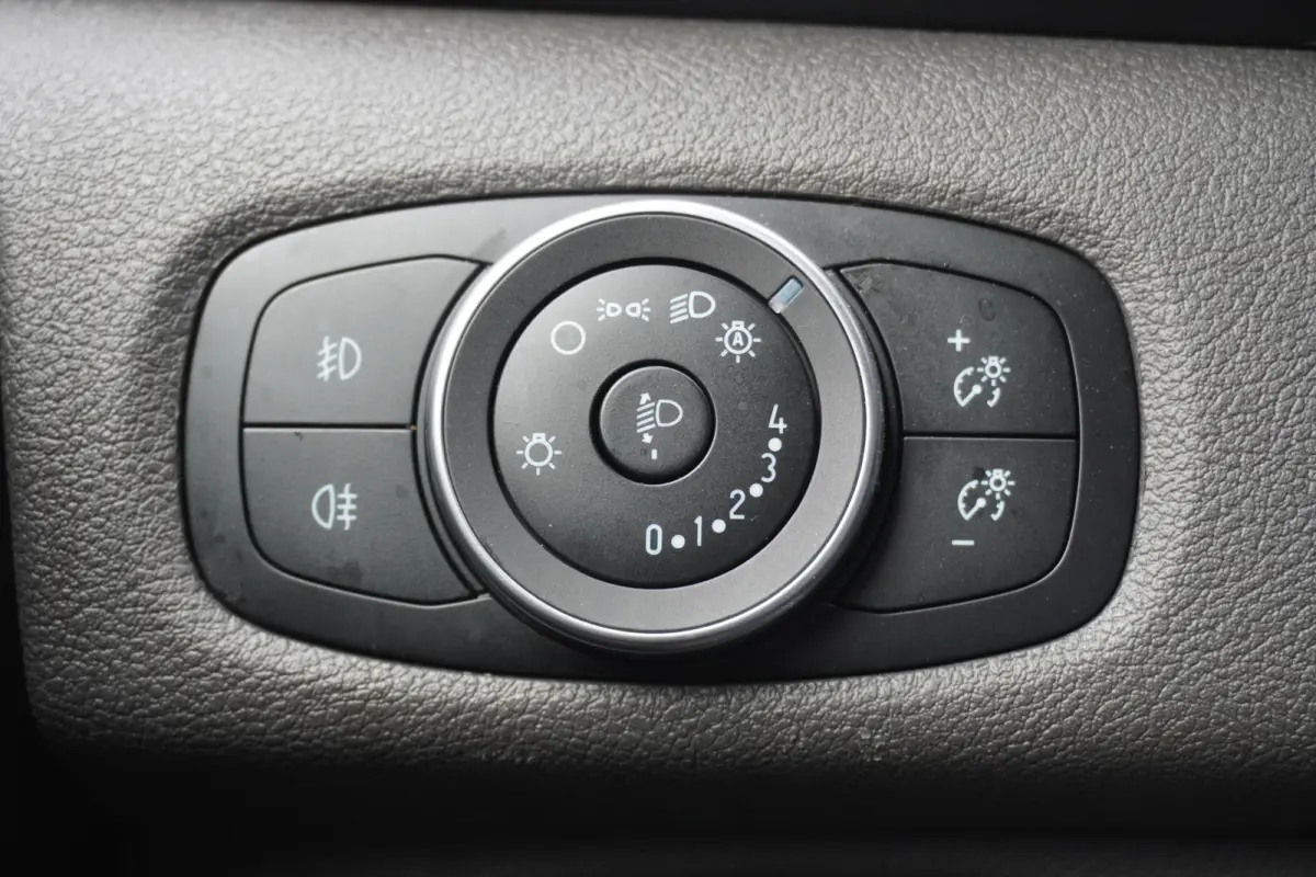 1.0 EcoBoost Hybride Benzine Automaat EURO 6 - Airco - Navi - Cruise - €20.950,- Excl.
