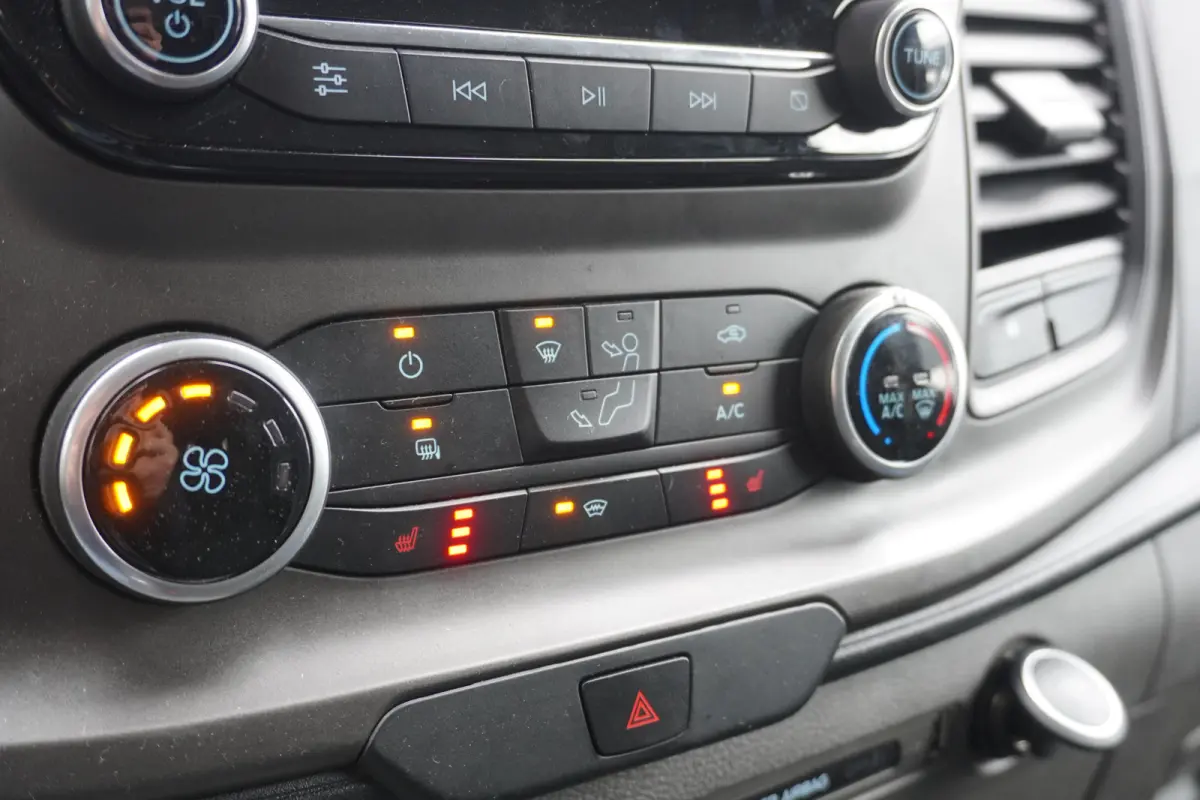 1.0 EcoBoost Hybride Benzine Automaat EURO 6 - Airco - Navi - Cruise - €20.950,- Excl.