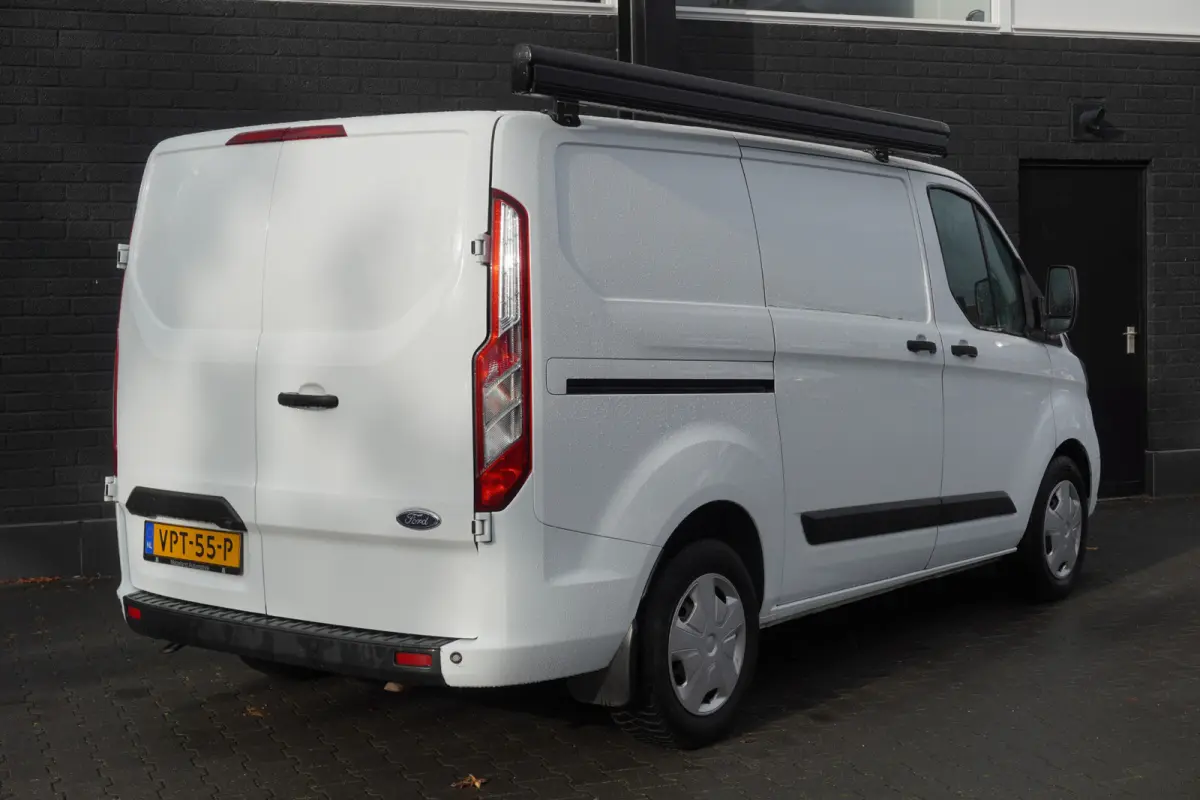 1.0 EcoBoost Hybride Benzine Automaat EURO 6 - Airco - Navi - Cruise - €20.950,- Excl.