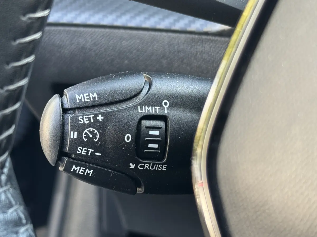 1.2 PureTech Active Airco Navi Carplay