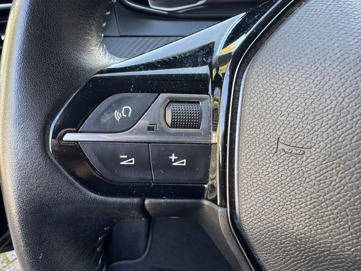 1.2 PureTech Active Airco Navi Carplay