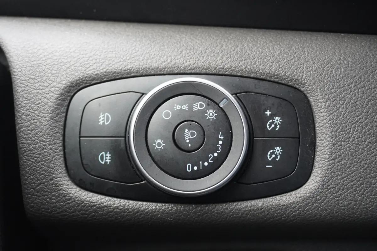 2.0 TDCI 130PK Automaat EURO 6 - Airco - Cruise - PDC - €17.900,- Excl.