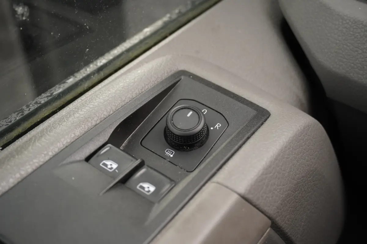 2.0 TDI L3H3 140PK EURO 6 - Airco - Navi - Cruise - €18.950,- Excl.